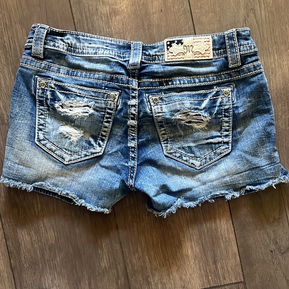 Shorts - Picture 2 of 2